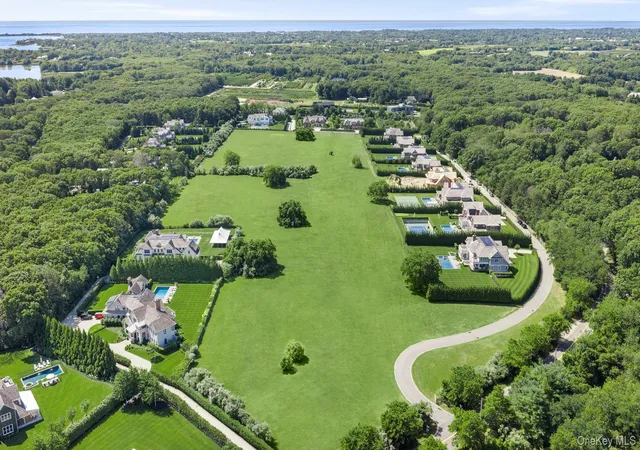 2nd image of 450 Seven Ponds Towd Rd, Southampton, NY 11976 | MLS# 986783