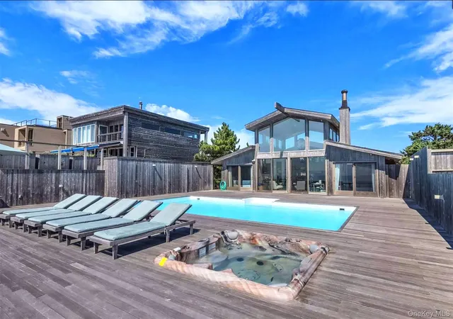 Photo 1 of Single family home for sale at 146 Ocean Walk, Sayville, NY 11782 | MLS# 986803 | Listing updated on 2026-04-18