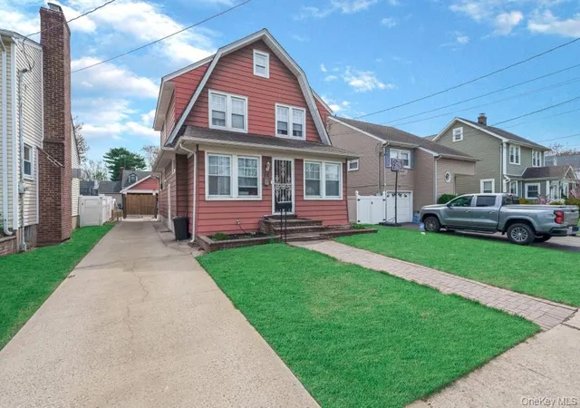 2nd image of 20 Nassau Blvd, West Hempstead, NY 11552 | MLS# 986828