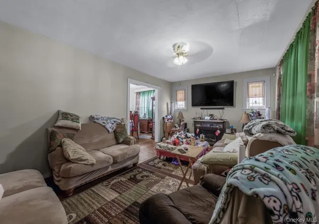 3rd image of 20 Nassau Blvd, West Hempstead, NY 11552 | MLS# 986828