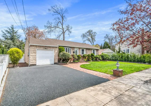 Photo 3 of Sale Pending at 21 Norman St, Hempstead, NY 11563 | MLS# 986909 | Listing updated on 2026-09-19