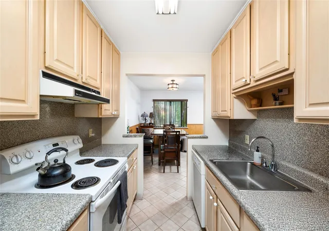 Homes for sale in Fishkill, NY | 7 Loudon Dr, Fishkill, NY 12524