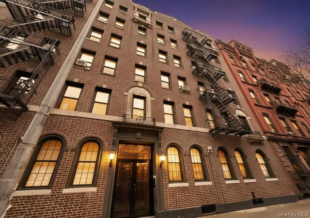 Listing Photo 1 - Condo for sale in building located at 130 W 16Th St, New York, NY 10011 - Unit #52