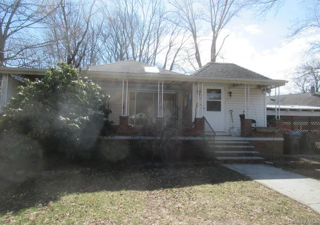 1st image of 72 Ten Eyck Ave, Warwick (town), NY 10925 | MLS# 987012
