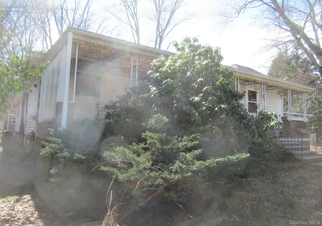 2nd image of 72 Ten Eyck Ave, Warwick (town), NY 10925 | MLS# 987012