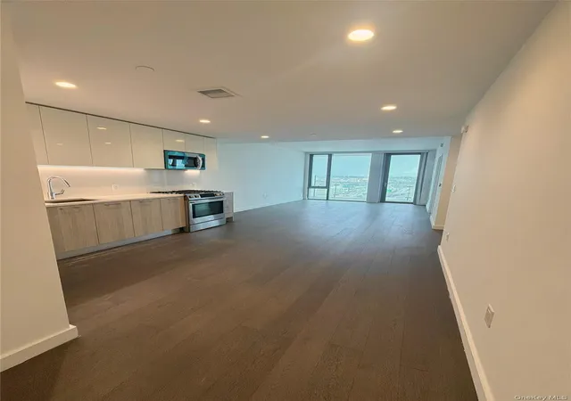 4th image of 131-05 40Th Rd #15D, Flushing, NY 11354 | MLS# 987019