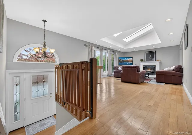 Photo 2 of Single family home for sale at 58a New Hempstead Rd, New City, NY 10956 | MLS# 987134 | Listing updated on 2026-08-30