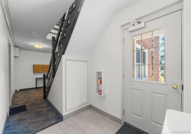 2nd image of 23 Edwards St, Roslyn Heights, NY 11577