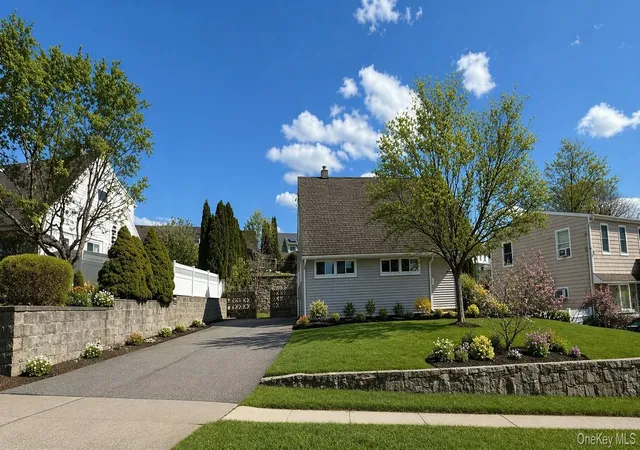 1st image of 102 Mountaindale Rd, Yonkers, NY 10710 | MLS# 987153