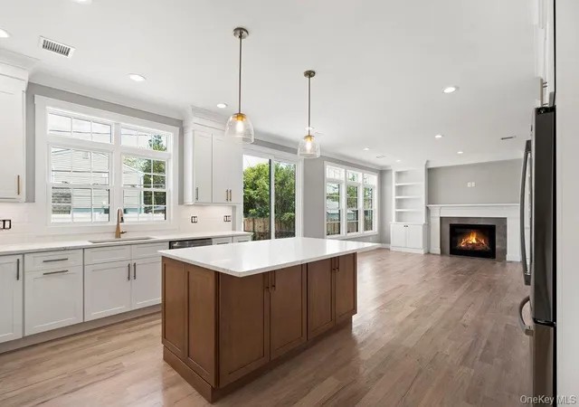 Photo 4 of Single family home for sale at 115 Madison Ave, Hempstead, NY 11010 | MLS# 987178 | Listing updated on 2026-10-16