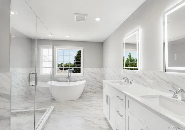 Photo 6 of Single family home for sale at 115 Madison Ave, Hempstead, NY 11010 | MLS# 987178 | Listing updated on 2026-04-28