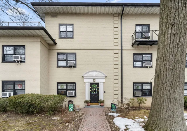 Photo 2 of Condo for sale at 37 Manchester Rd #2R, Eastchester, NY 10709 | MLS# 987199 | Listing updated on 2026-10-07