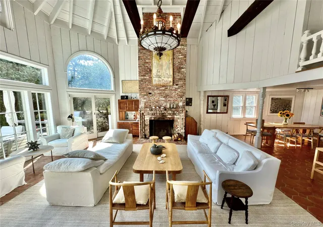 Photo 4 of Single family home for sale at 162 Dune Rd, Quogue, NY 11959 | MLS# 987218 | Listing updated on 2026-07-21