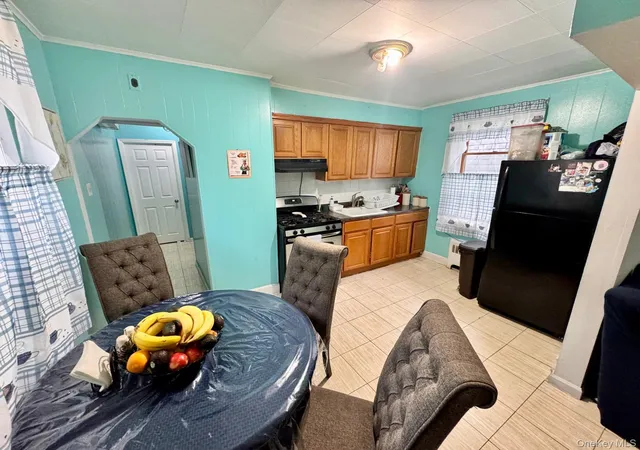 Photo 4 of House for sale at 8675 80th Street, Woodhaven, NY 11421 | MLS# 987221 | Listing updated on 2026-04-23