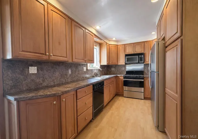 5th image of 39 Barracuda Rd, Southampton, NY 11942 | MLS# 987230