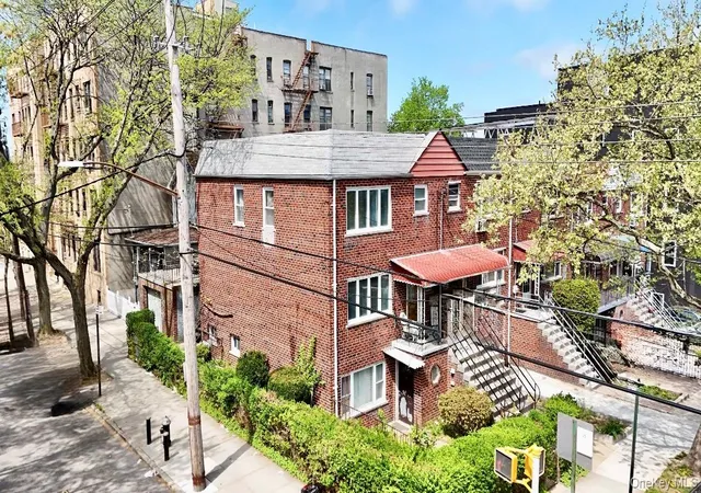 4th image of 3001 Bronxwood Ave, New York, NY 10469 | MLS# 987256