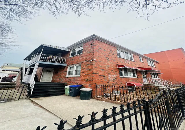Photo 3 of House for sale at 1723 Seddon St, New York, NY 10461 | MLS# 987260 | Listing updated on 2026-10-07