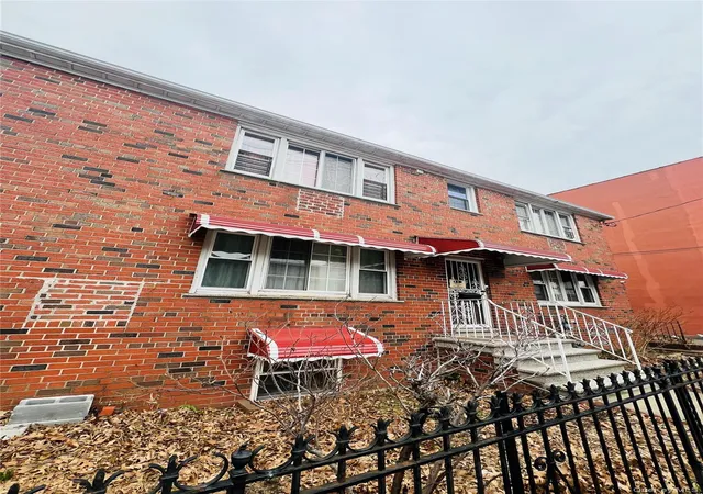 Photo 4 of House for sale at 1723 Seddon St, New York, NY 10461 | MLS# 987260 | Listing updated on 2026-10-07