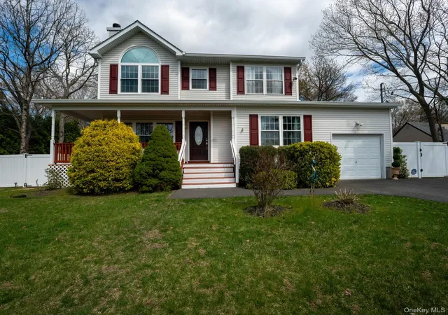 Photo 1 of Single family home for sale at 49 S Cozine Rd, Brookhaven, NY 11934 | MLS# 987270 | Listing updated on 2026-06-06