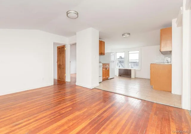 Listing Photo 3 - Condo for sale in building located at 24 Chestnut Pl, Mount Vernon, NY 10553