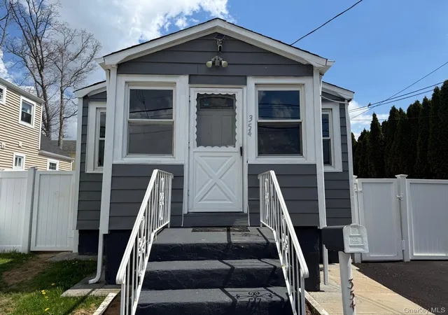 2nd image of 354 Beachview St, Babylon, NY 11726 | MLS# 987276