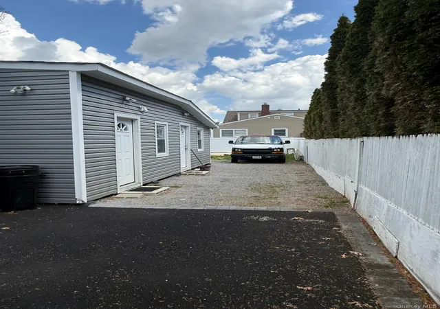 4th image of 354 Beachview St, Babylon, NY 11726 | MLS# 987276