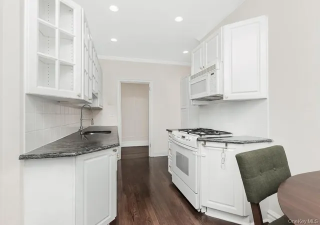 4th image of 1440 Midland Ave #5C, Yonkers, NY 10708 | MLS# 987294
