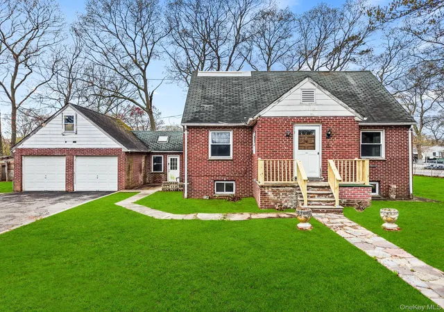 2nd image of 25 Revilo Ave, Shirley, NY 11967 | MLS# 987317