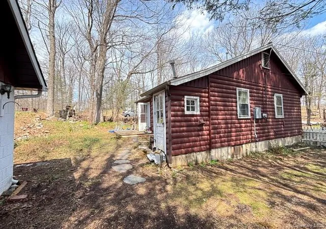 Homes for sale in Warwick (town), NY | 34 Cascade Lake Rd, Warwick (town), NY 10990 | MLS# 987327