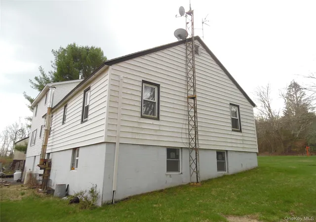 Photo 5 of Single family home for sale at 176 Post Hl Rd, Fallsburg, NY 12763 | MLS# 987345 | Listing updated on 2026-07-29