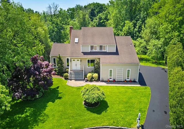 Photo 3 of Sale Pending at 9 Briga Ln, White Plains, NY 10605 | MLS# 987351 | Listing updated on 2026-06-13