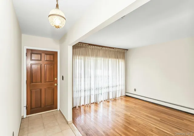 Photo 3 of Sale Pending at 258 N Wisconsin Ave, Oyster Bay, NY 11758 | MLS# 987358 | Listing updated on 2026-05-15