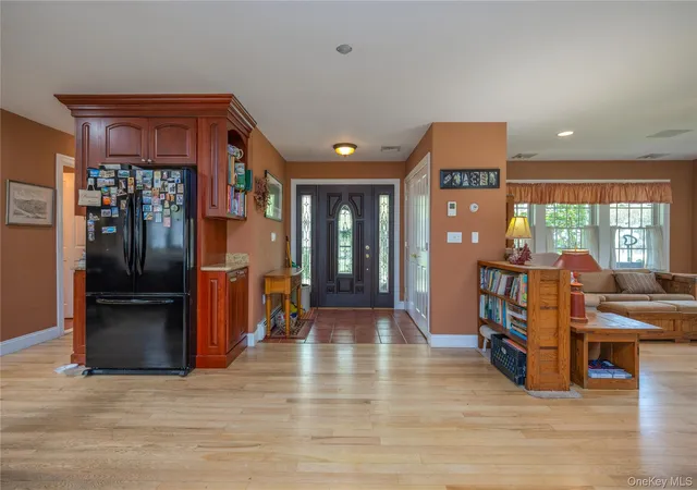 Photo 4 of Sale Pending at 302 Laurel Rd, Orangetown, NY 10965 | MLS# 987363 | Listing updated on 2026-08-13