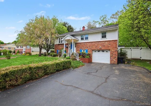 2nd image of 35 Sengstacken Dr, Stony Point, NY 10980 | MLS# 987387