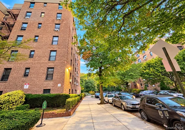 Listing Photo 2 - Condo for sale in building located at 8325 98th St, New York, NY 11421 - Unit #5P