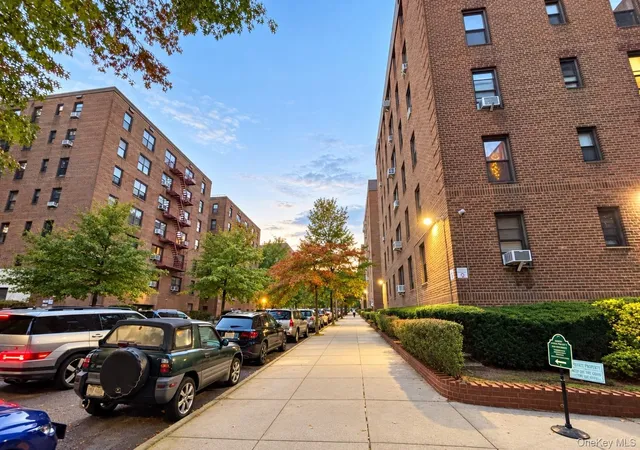 Listing Photo 3 - Condo for sale in building located at 8325 98th St, New York, NY 11421 - Unit #5P