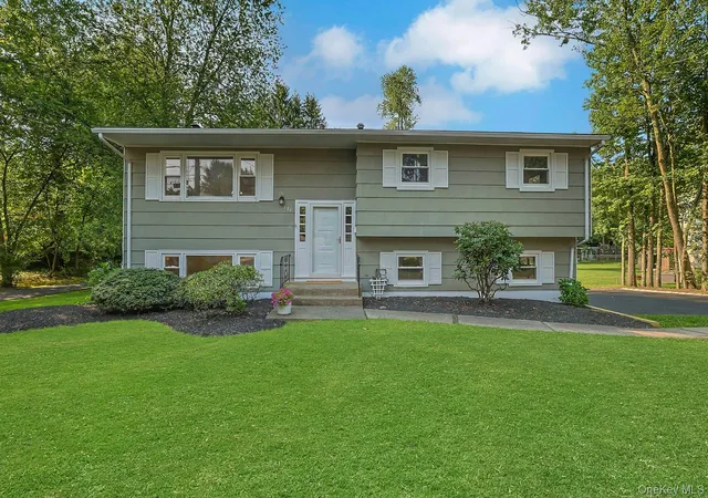 Photo 1 of Sale Pending at 171 Austin Ave, Orangetown, NY 10983 | MLS# 987409 | Listing updated on 2026-09-25