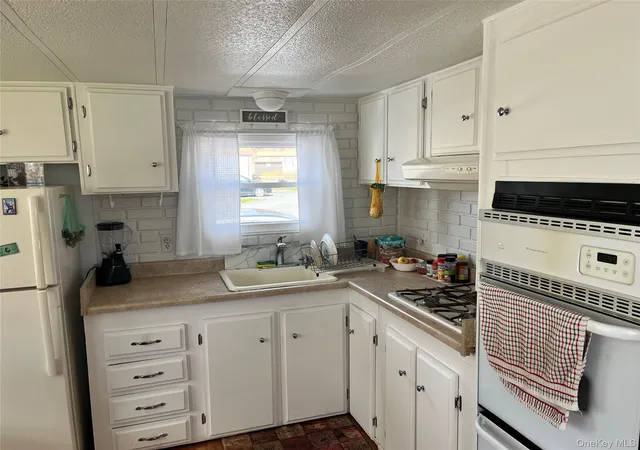 Homes for sale in Middletown, NY | 406 4Th Ave, Middletown, NY 10941 | MLS# 987420