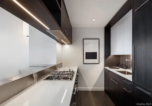 3rd image of 252 South St #33N, New York, NY 10002 | MLS# 987424