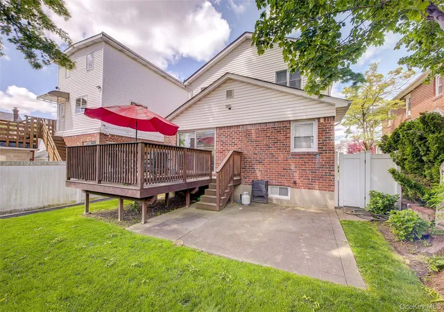 Photo 4 of Sale Pending at 69-29 166th Street, New York, NY 11365 | MLS# 987434 | Listing updated on 2026-10-08