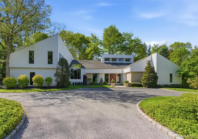 Photo 1 of Sale Pending at 93 Hoaglands Ln, Glen Head, NY 11545 | MLS# 987442 | Listing updated on 2026-09-19