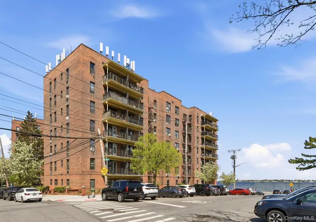 2nd image of 1110 Stadium Ave, New York, NY 10465