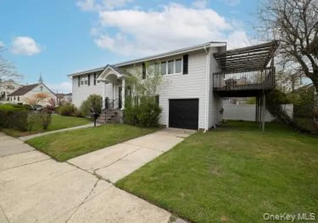 24th image of 101 E Olive St E, Long Beach, NY 11561 | MLS# 987468