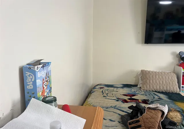 Listing Photo 5 - Condo for sale in building located at 341 Bch 67th St, New York, NY 11692