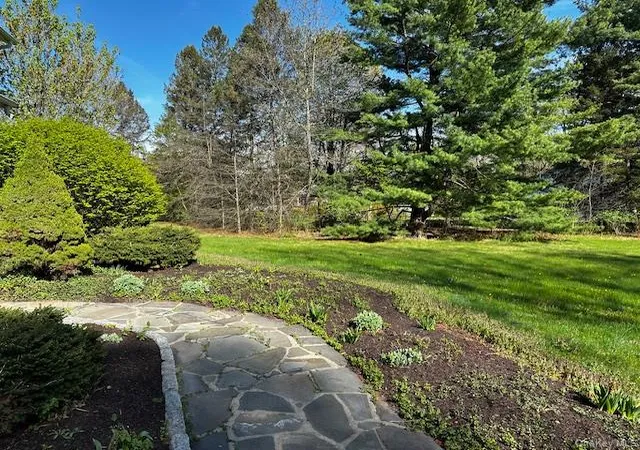 3rd image of 6 Fletcher Dr, East Fishkill, NY 12533 | MLS# 987506