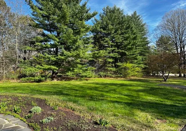 4th image of 6 Fletcher Dr, East Fishkill, NY 12533 | MLS# 987506