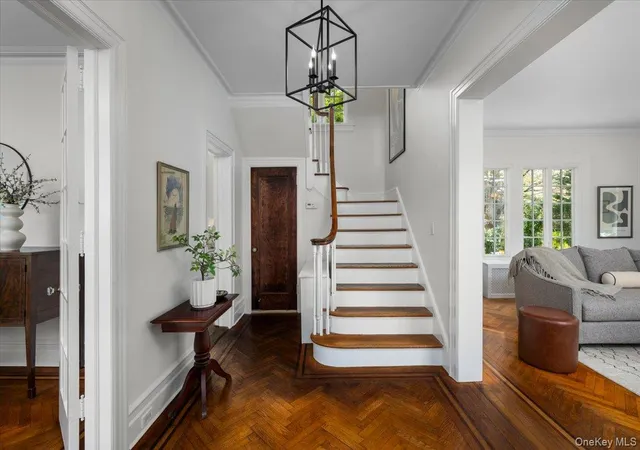 4th image of 560 Pelhamdale Ave, Pelham, NY 10803 | MLS# 987507