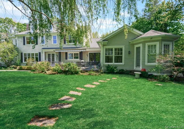 2nd image of 16 The Loch, Roslyn, NY 11576 | MLS# 987517
