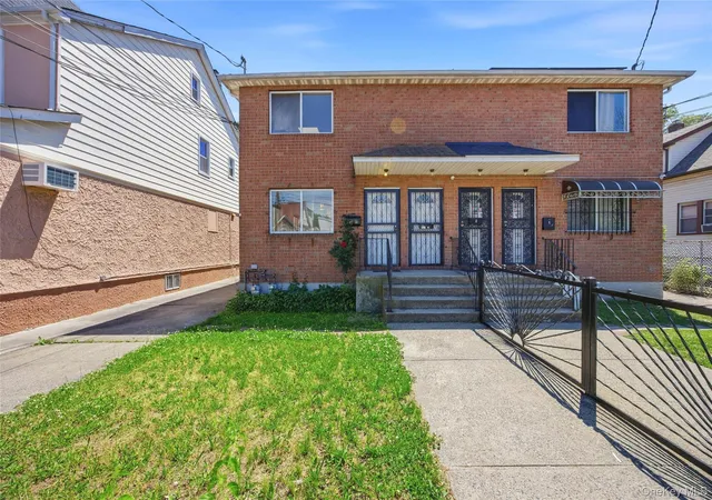 Homes for sale in New York, NY | 16914 144th Rd, New York, NY 11434 | MLS# 987542
