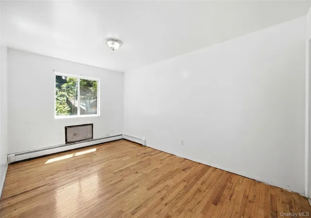 Homes for sale in New York, NY | 16914 144Th Rd, New York, NY 11434 | MLS# 987542
